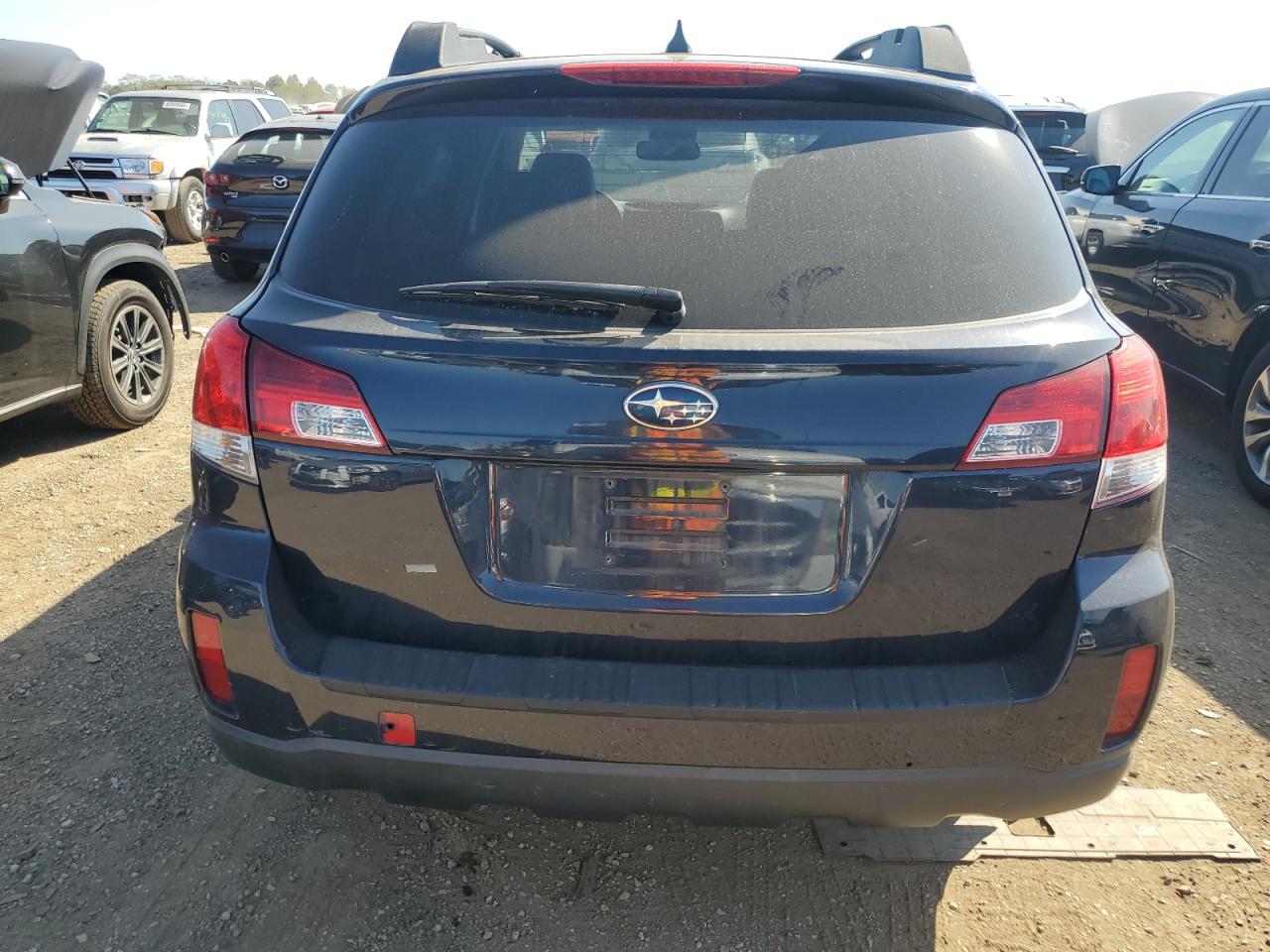 2014 Subaru Outback 2.5I Limited VIN: 4S4BRCMC9E3203538 Lot: 81869625