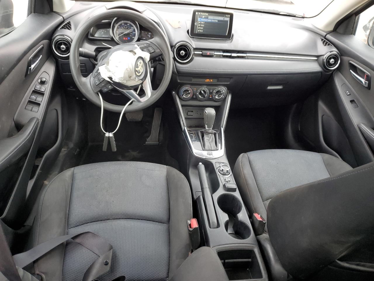 2017 Toyota Yaris Ia VIN: 3MYDLBYV8HY161140 Lot: 71440175