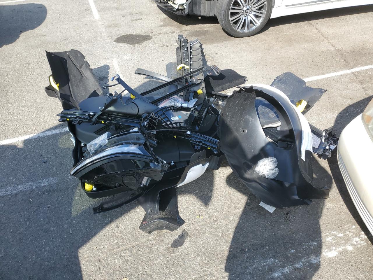 2026 Tesla Model Y VIN: 7SAYGDED8TF422379 Lot: 81797495