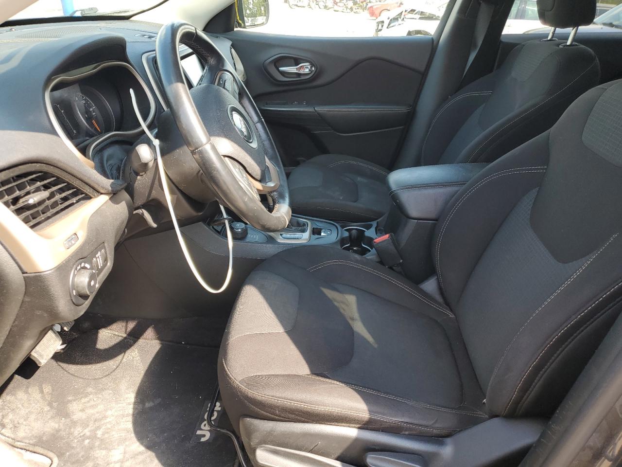 2016 Jeep Cherokee Latitude VIN: 1C4PJMCS1GW145622 Lot: 72043395