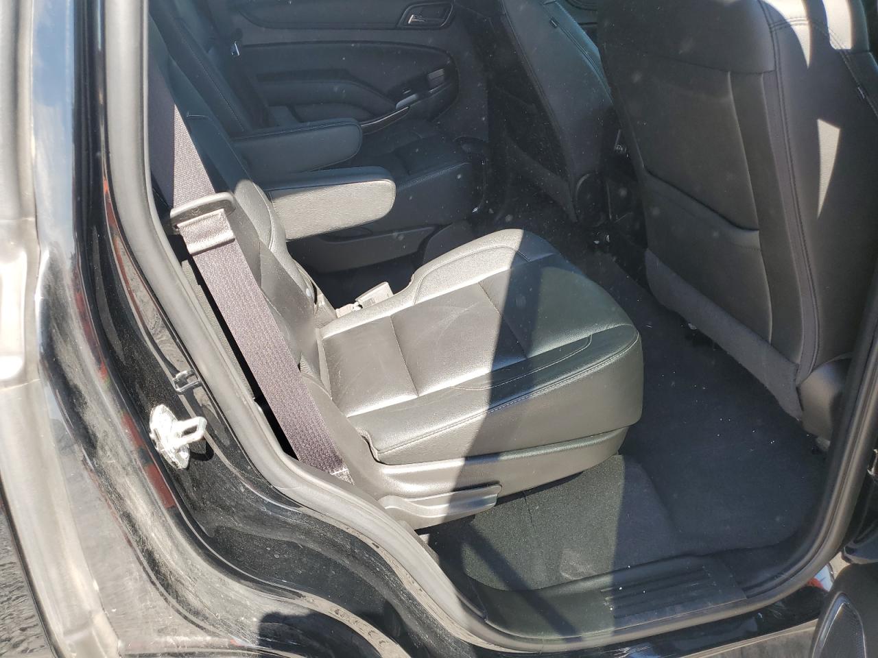 2019 Chevrolet Tahoe K1500 Lt VIN: 1GNSKBKC2KR328712 Lot: 71862865