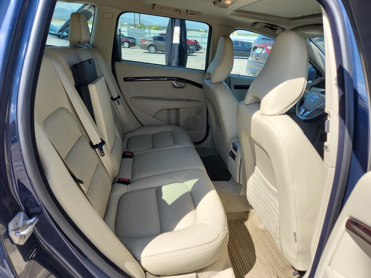 2015 Volvo Xc70 3.2 Premier VIN: YV4952NK2F1207441 Lot: 83845875