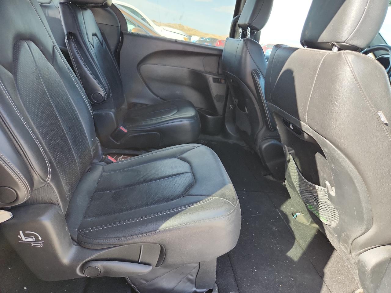 2019 Chrysler Pacifica Touring L VIN: 2C4RC1BG9KR616710 Lot: 80182355