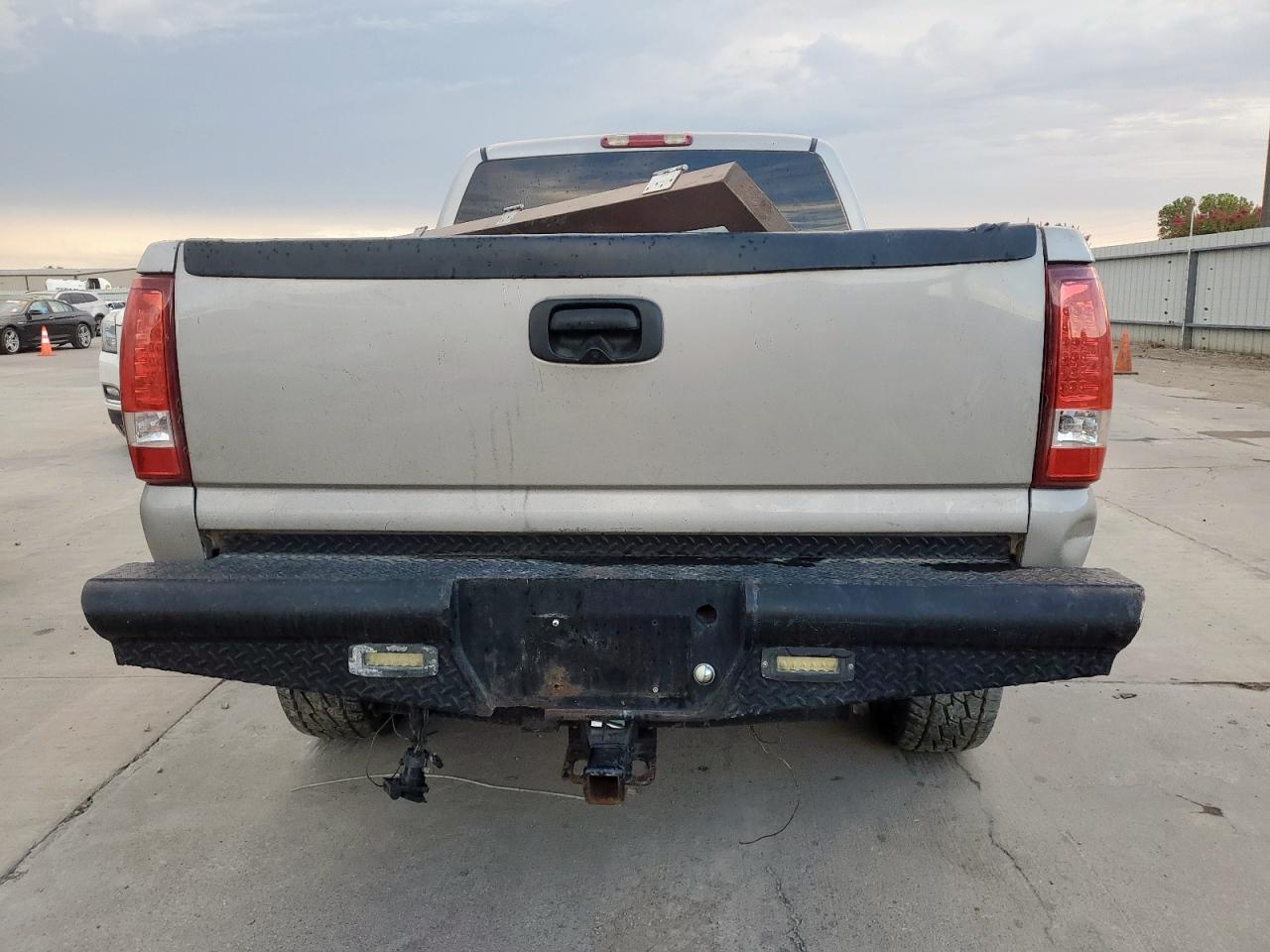 2006 Chevrolet Silverado K2500 Heavy Duty VIN: 1GCHK29D06E185922 Lot: 81599505
