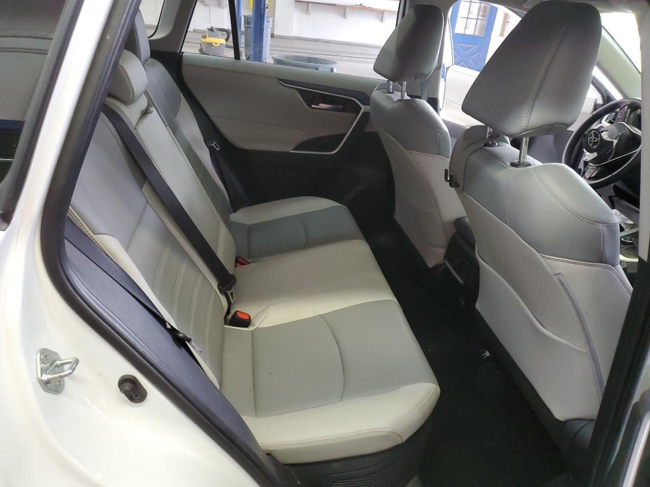 2023 Toyota Rav4 Xle Premium VIN: JTMB6RFV4PD542820 Lot: 84806085