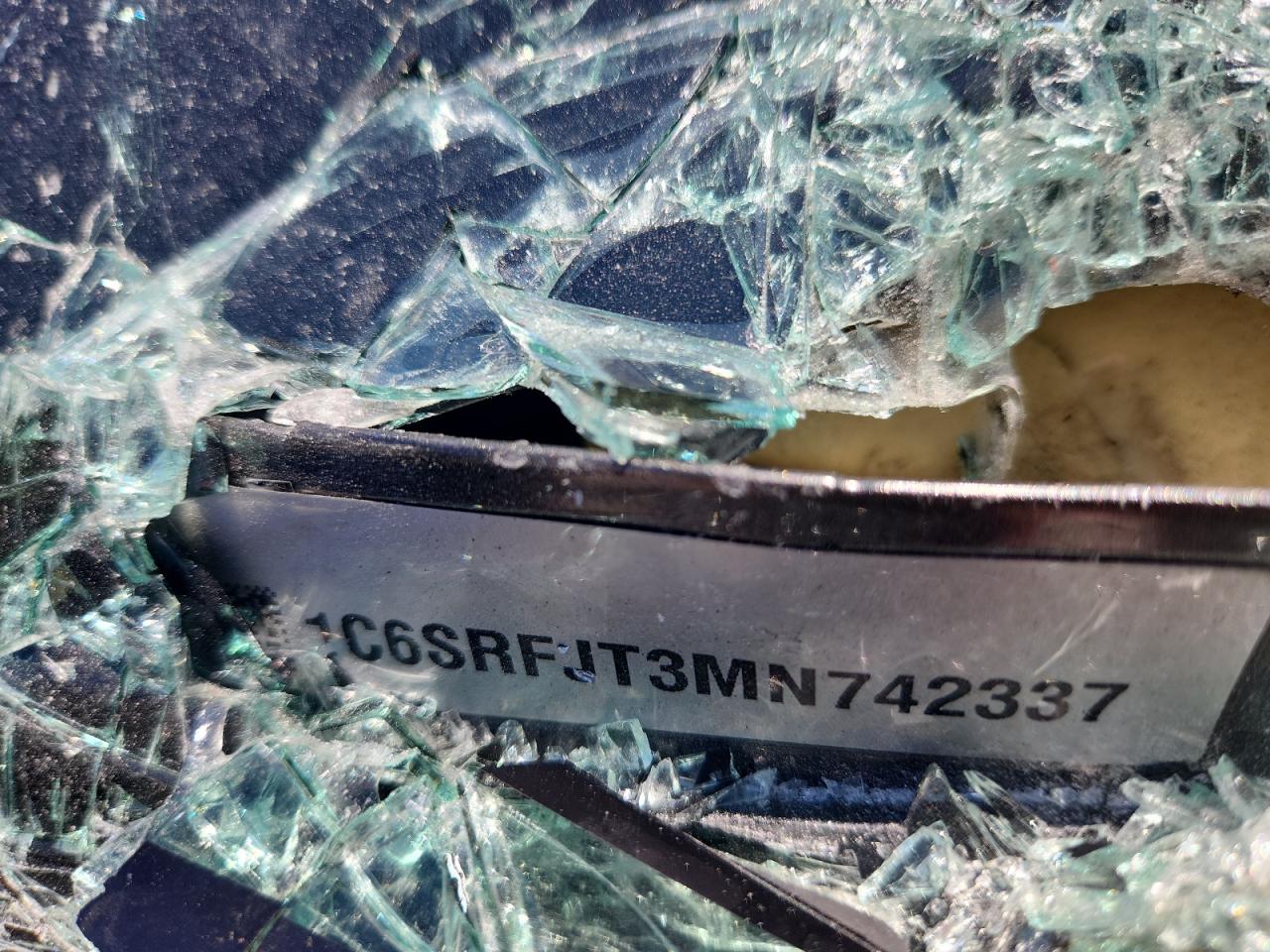 2021 Ram 1500 Laramie VIN: 1C6SRFJT3MN742337 Lot: 71907835