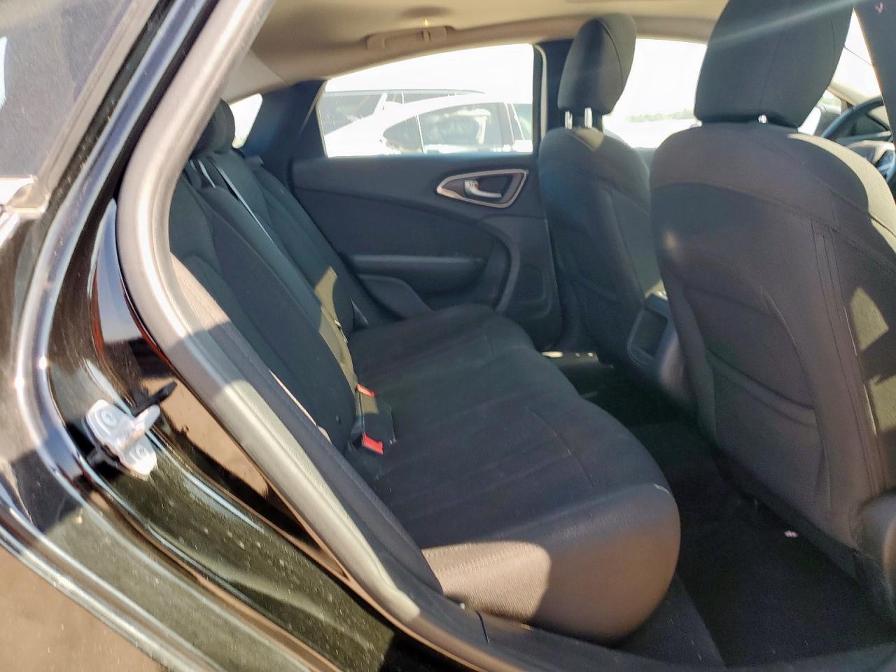 2016 Chrysler 200 Limited VIN: 1C3CCCAB1GN168530 Lot: 71220645