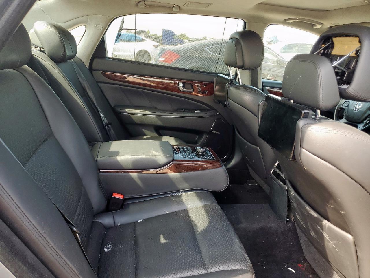 2016 Hyundai Equus Signature VIN: KMHGH4JH2GU101753 Lot: 84201625