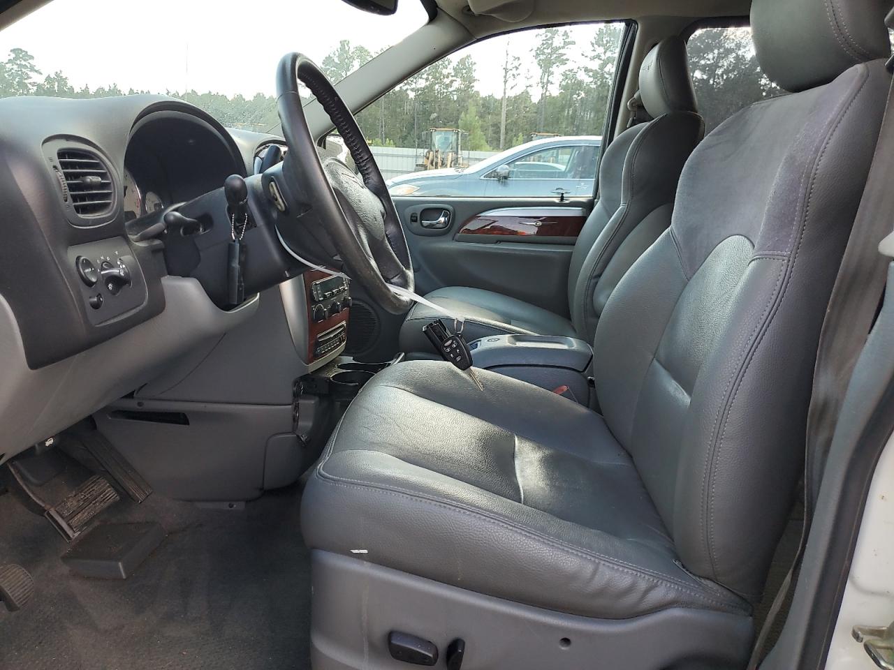 2005 Chrysler Town & Country Limited VIN: 2C4GP64L35R350155 Lot: 84035795