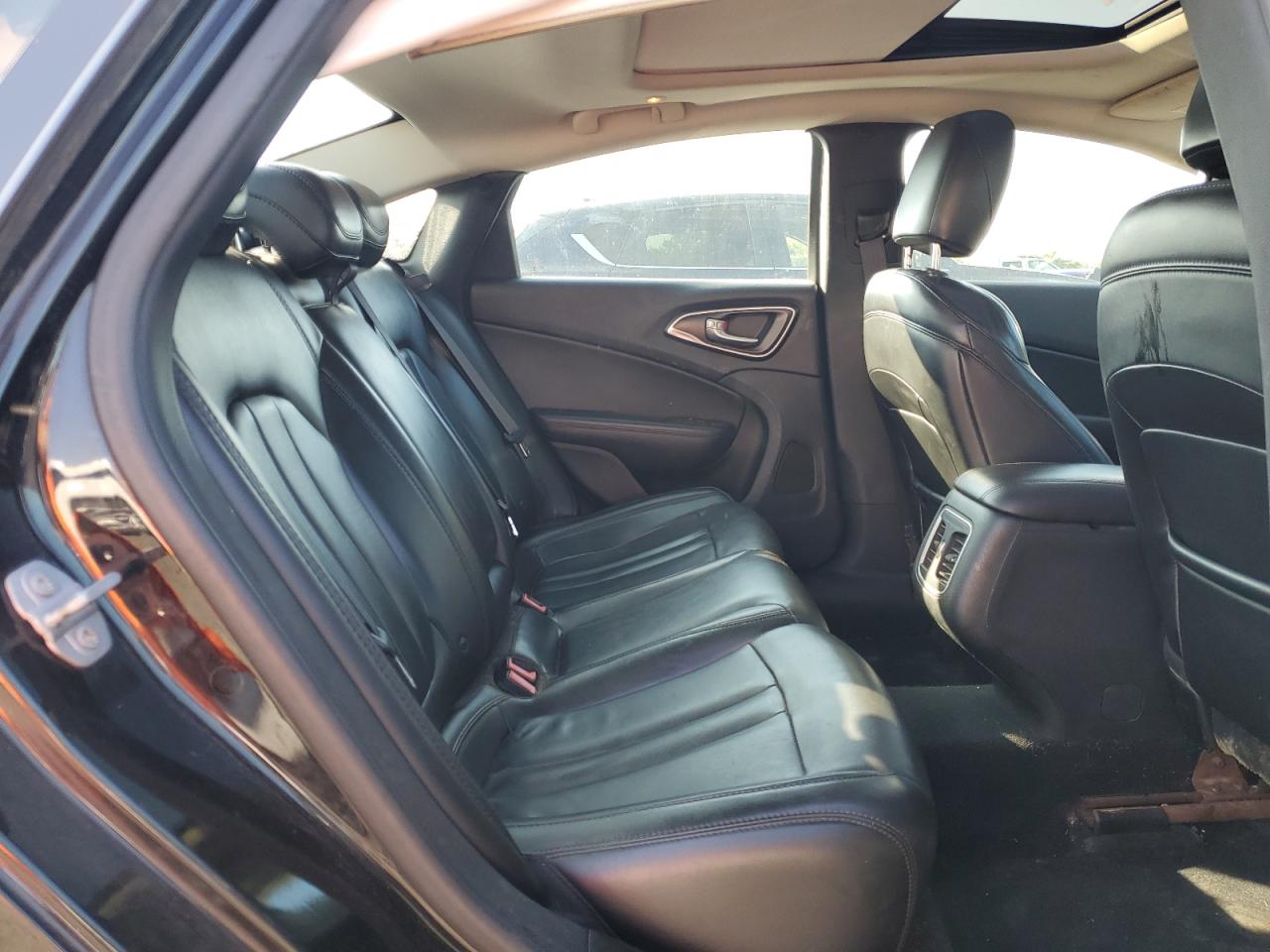 2016 Chrysler 200 C VIN: 1C3CCCCG2GN163409 Lot: 81373155