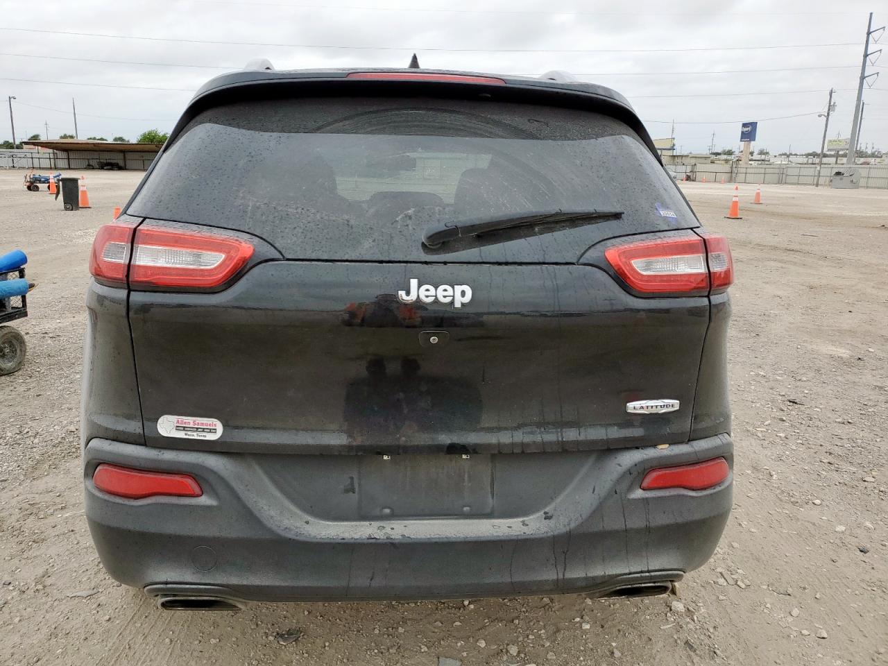 2016 Jeep Cherokee Latitude VIN: 1C4PJLCS0GW281699 Lot: 83966115