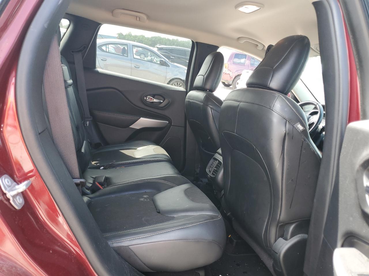 2018 Jeep Cherokee Latitude Plus VIN: 1C4PJLLB3JD622757 Lot: 71483225