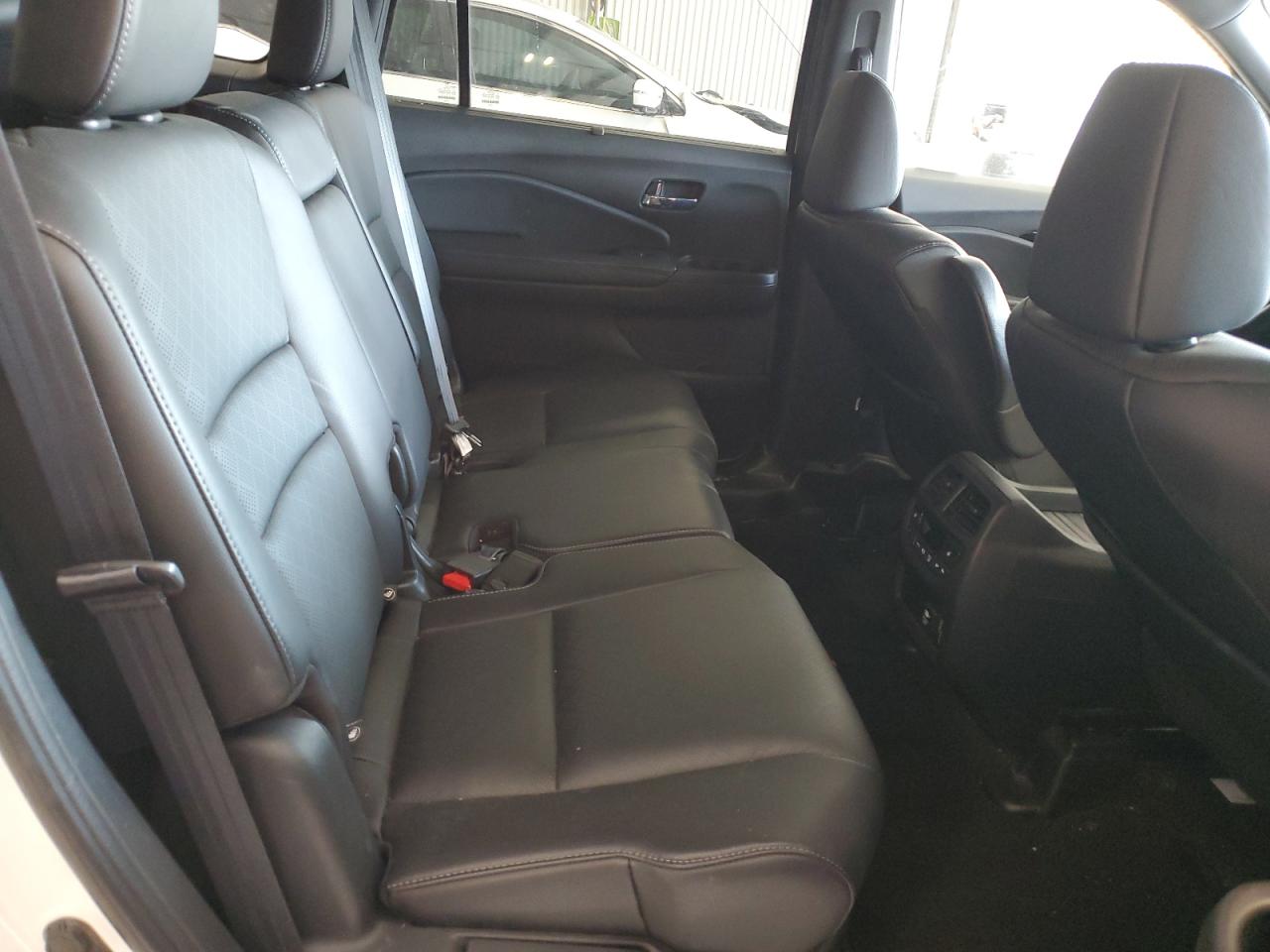 2019 Honda Passport Touring VIN: 5FNYF8H94KB000641 Lot: 81746925