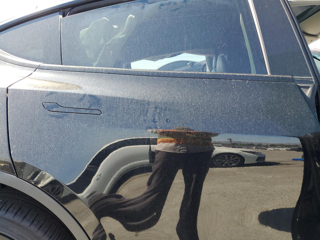 2022 Tesla Model Y VIN: 7SAYGDEE7NF352529 Lot: 81513465