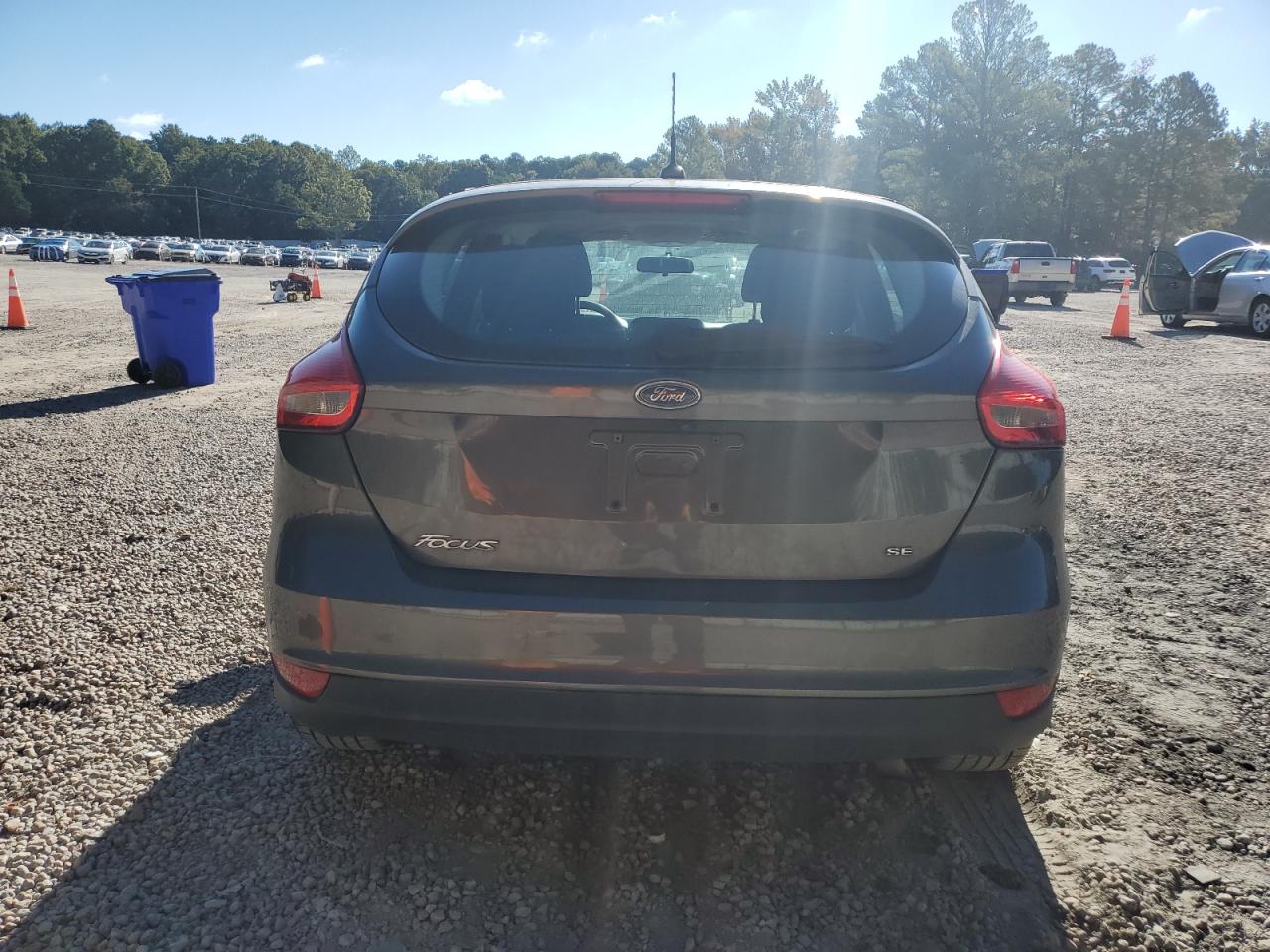 2018 Ford Focus Se VIN: 1FADP3K28JL251271 Lot: 80885875
