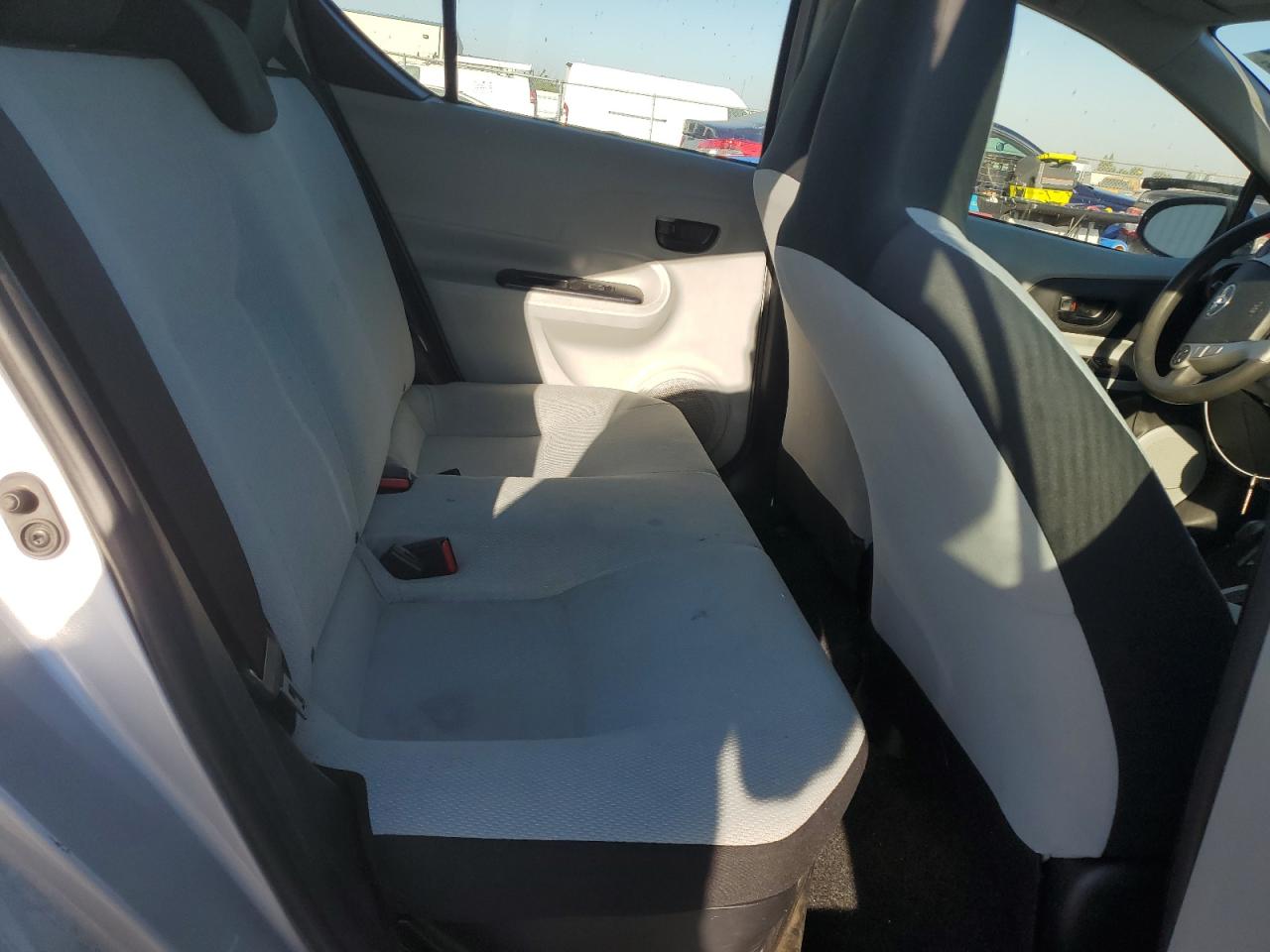 2012 Toyota Prius C VIN: JTDKDTB35C1022757 Lot: 81713895