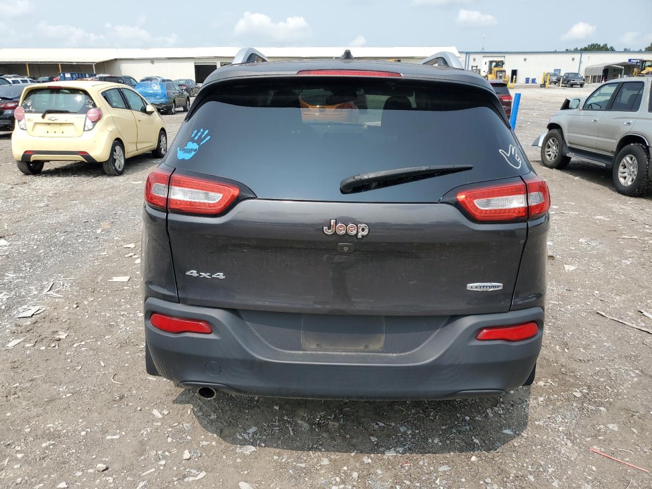 2015 Jeep Cherokee Latitude VIN: 1C4PJMCB9FW505556 Lot: 71733675