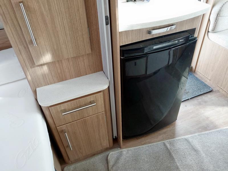2016 COACHMAN VIP 575