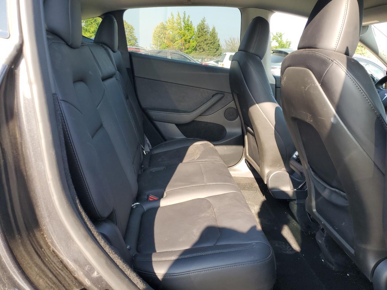 2024 Tesla Model Y VIN: 7SAYGDEF8RF053405 Lot: 70741065