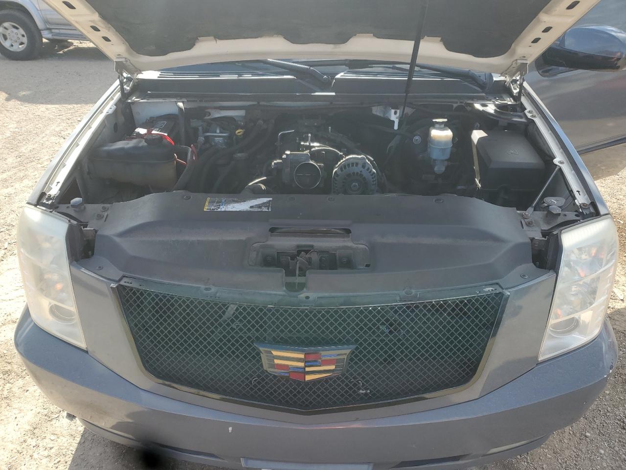 2007 Cadillac Escalade Luxury VIN: 1GYFK63817R421122 Lot: 71402885