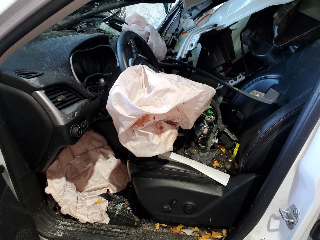 2018 Jeep Cherokee Latitude Plus VIN: 1C4PJMLB8JD613882 Lot: 84633385