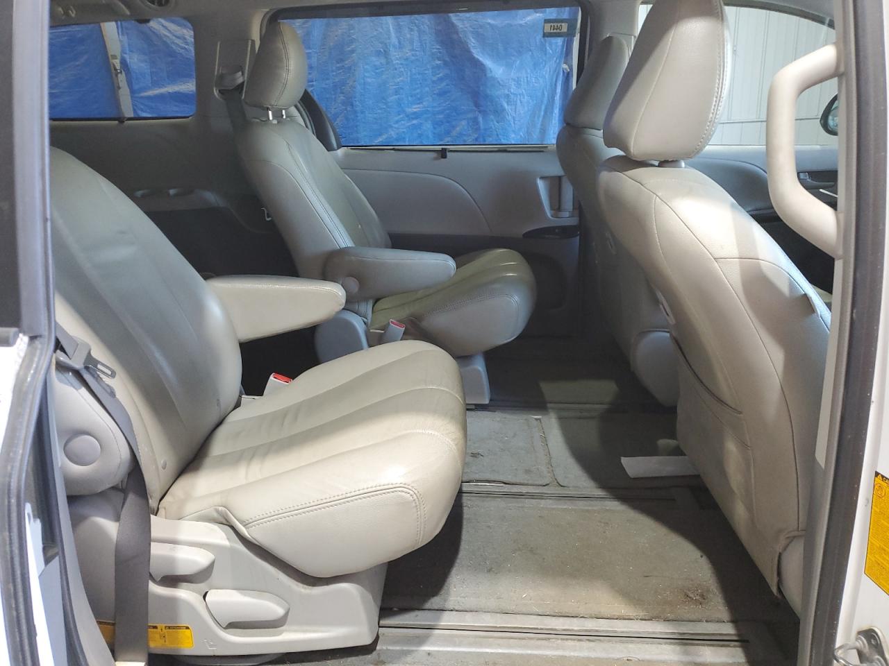 2011 Toyota Sienna Le VIN: 5TDJK3DC8BS025958 Lot: 84597715