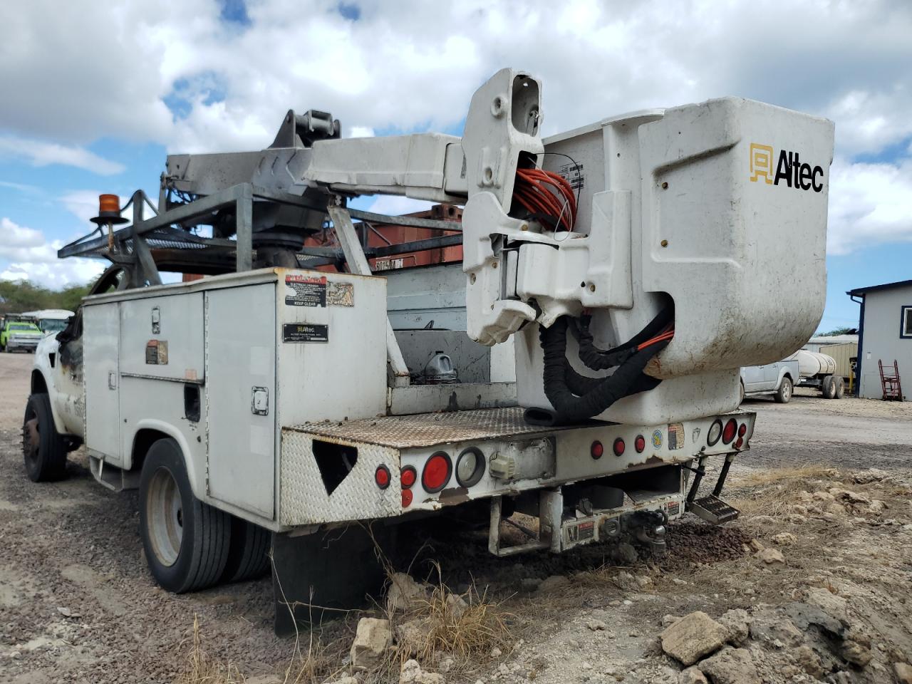 2009 Ford F450 Super Duty VIN: 1FDXF46R09EA23655 Lot: 81157965