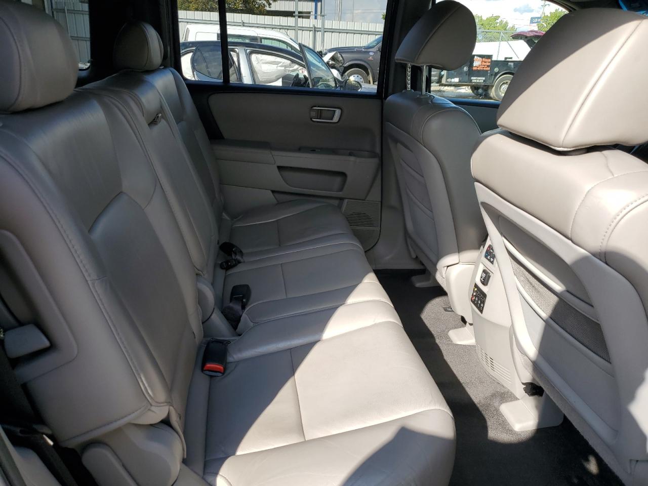 2011 Honda Pilot Exl VIN: 5FNYF4H64BB058604 Lot: 84230075