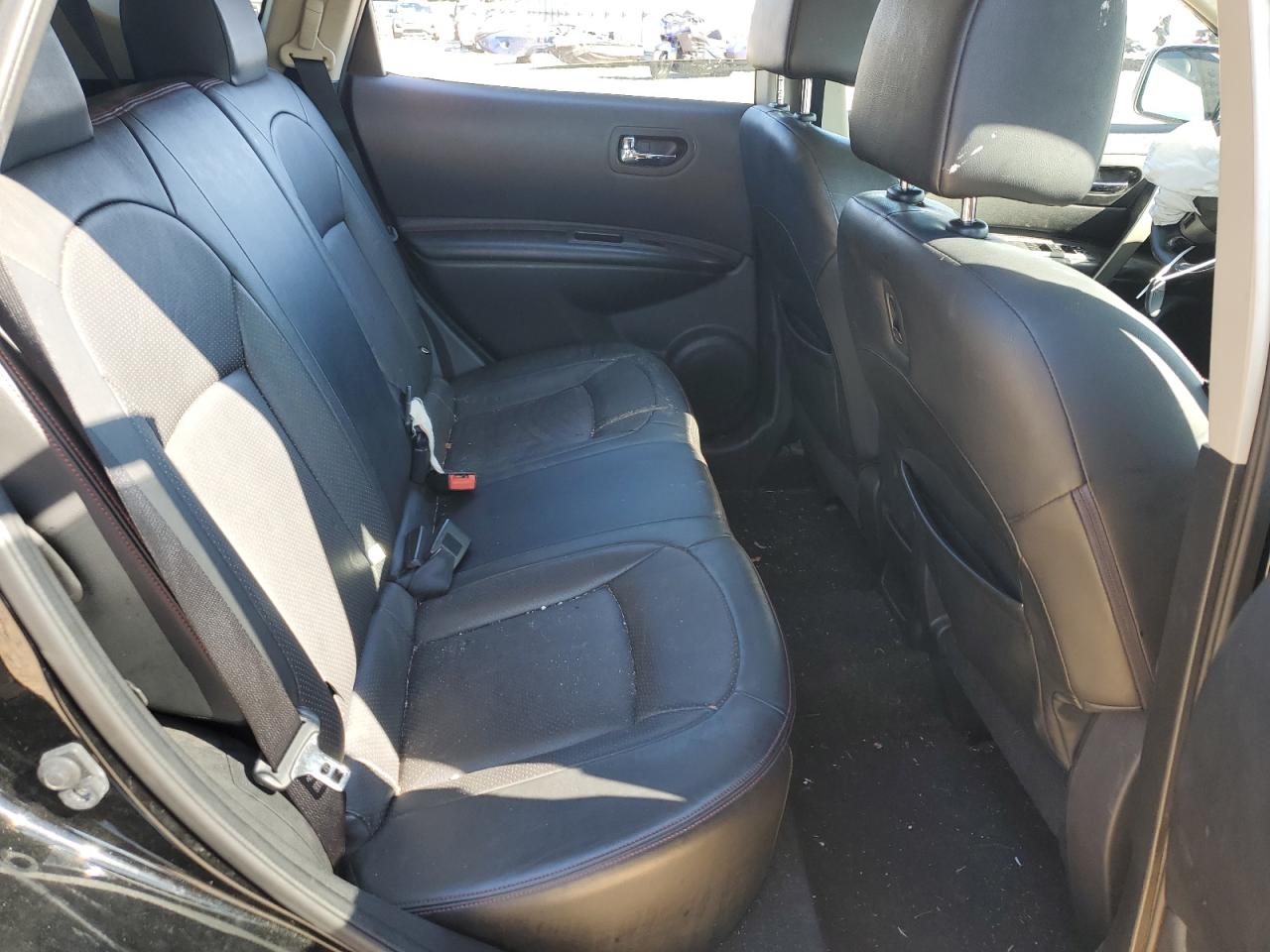 2011 Nissan Rogue S VIN: JN8AS5MV1BW670422 Lot: 84431695