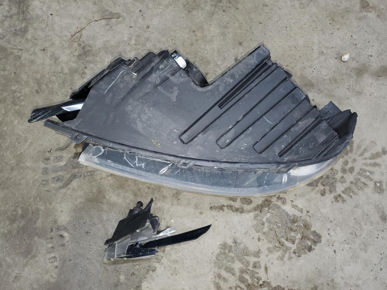 2011 Kia Sorento Base VIN: 5XYKTDA28BG099297 Lot: 81635555