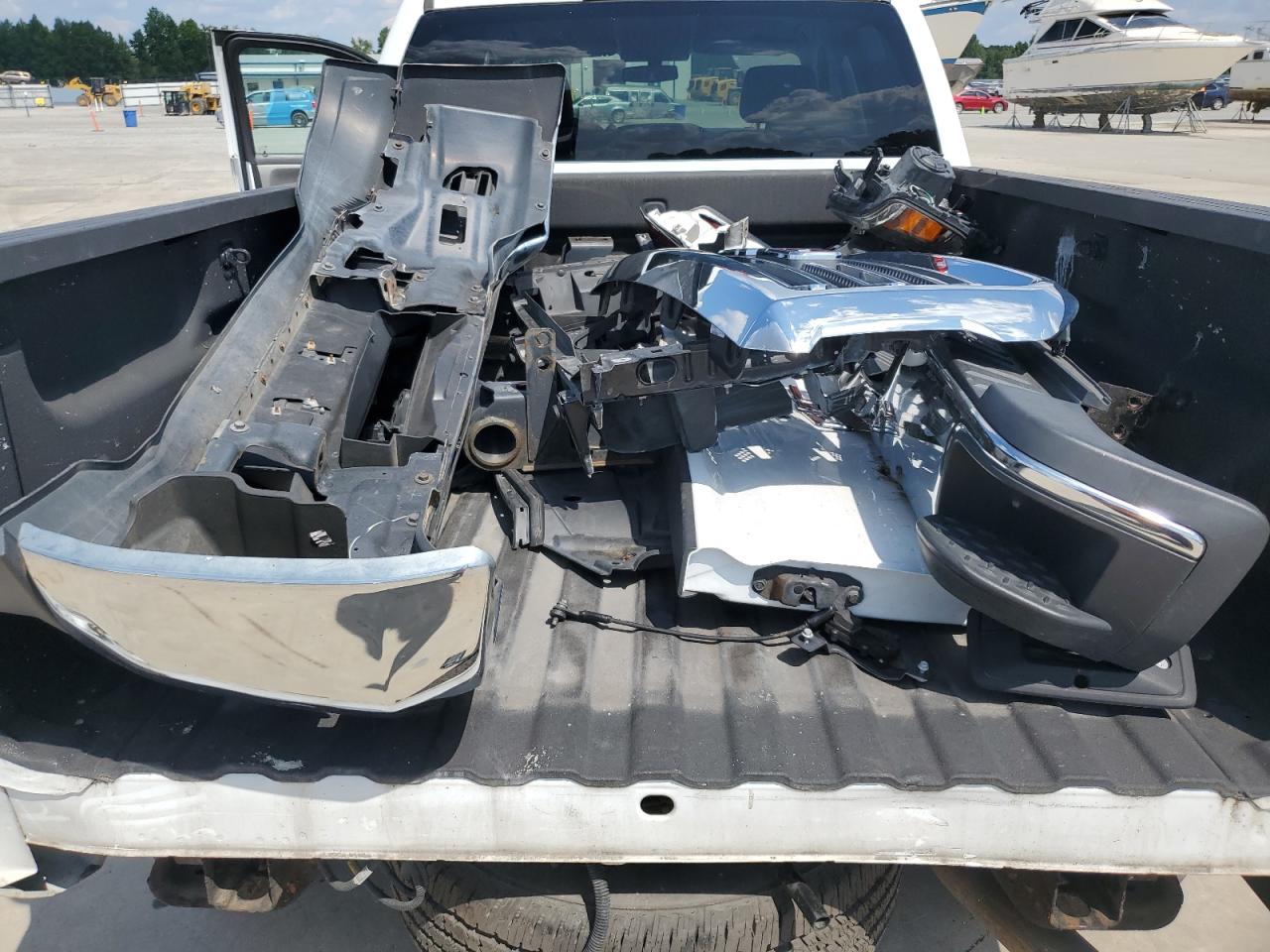 2018 GMC Sierra K2500 Heavy Duty VIN: 1GT12REG6JF182763 Lot: 70717945