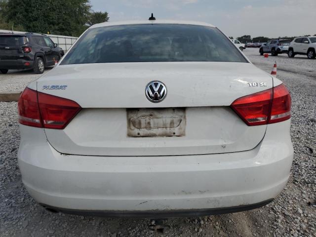 Sedans VOLKSWAGEN PASSAT 2015 Biały