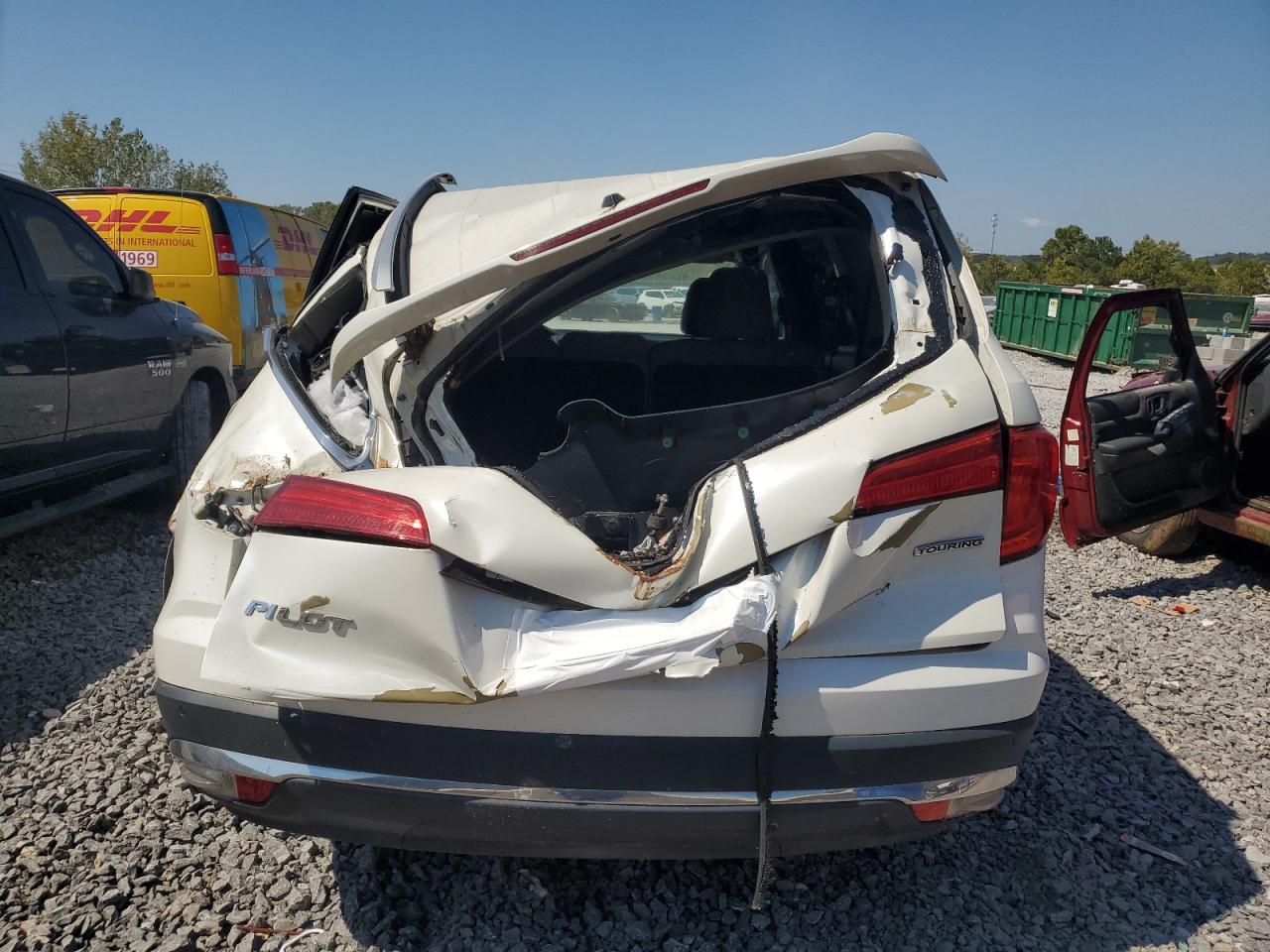 2016 Honda Pilot Touring VIN: 5FNYF5H92GB053800 Lot: 69470475