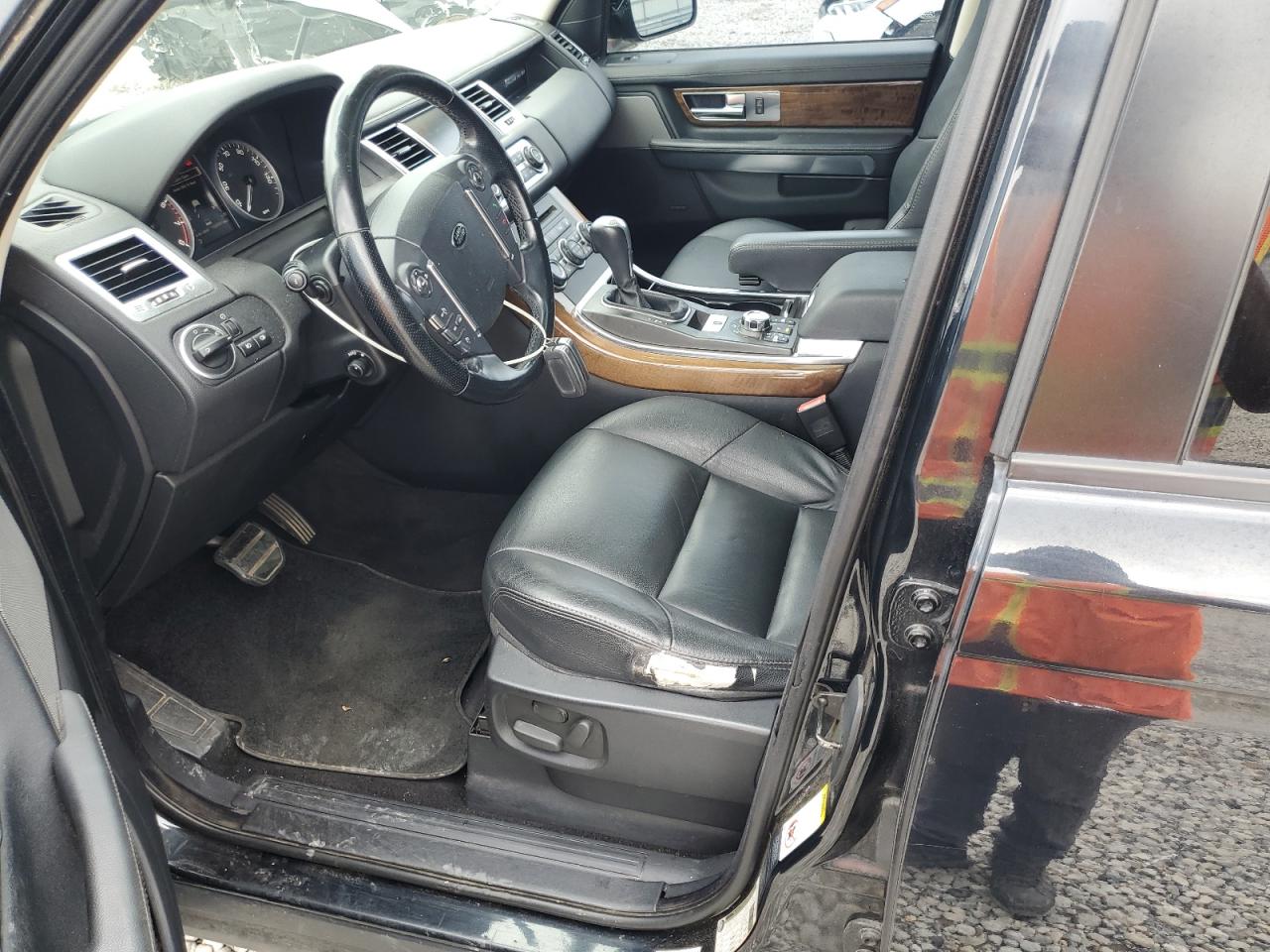 2011 Land Rover Range Rover Sport Hse VIN: SALSF2D48BA711614 Lot: 82123155