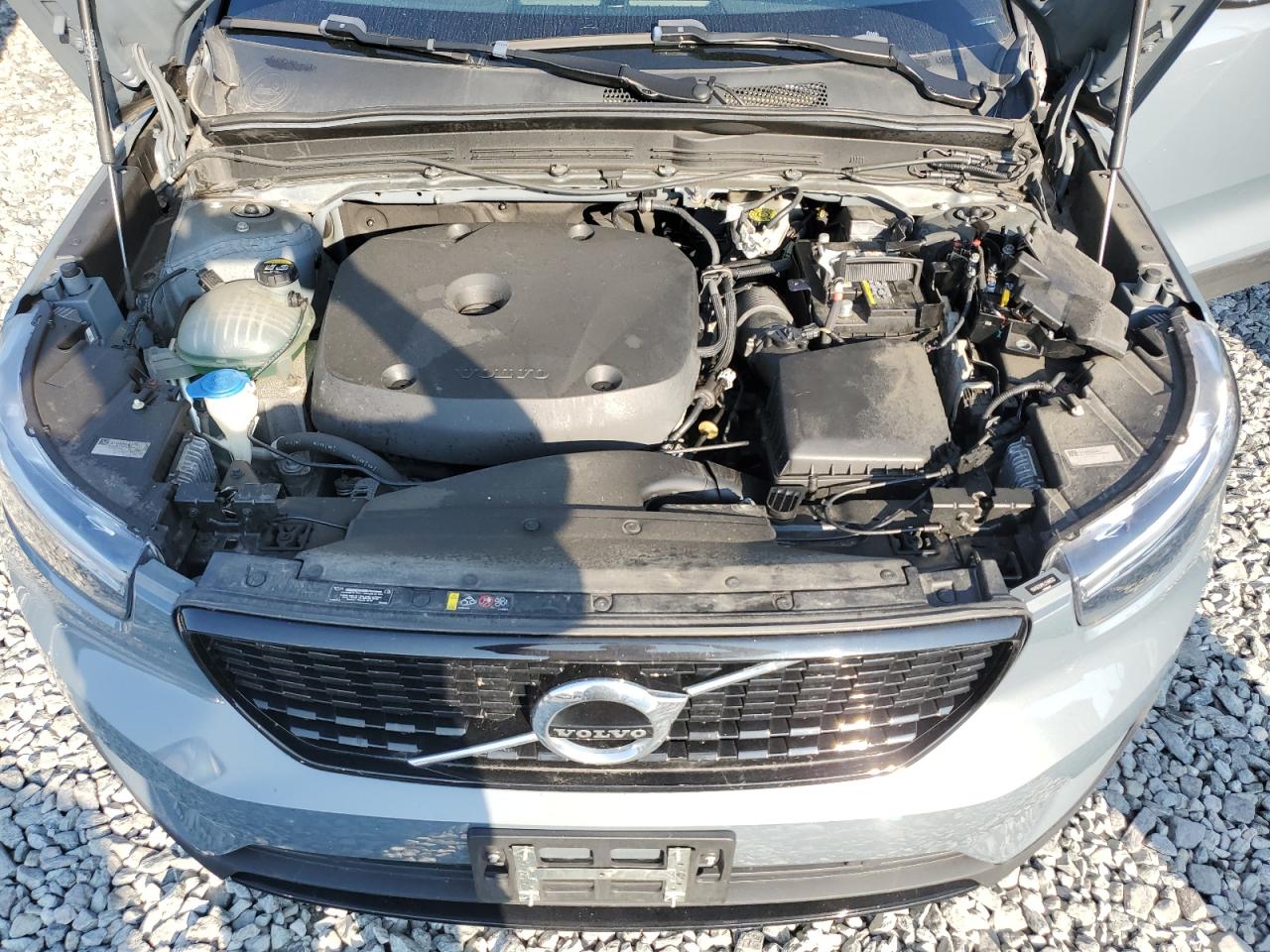 2020 Volvo Xc40 T5 R-Design VIN: YV4162UM1L2348522 Lot: 81118485