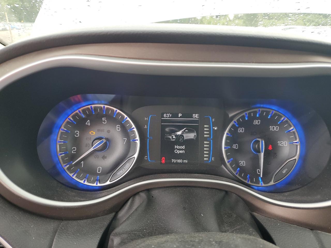 2017 Chrysler Pacifica Touring L VIN: 2C4RC1BGXHR592751 Lot: 81520065