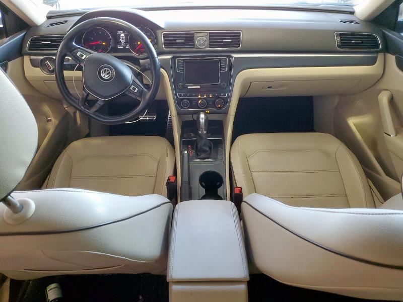  VOLKSWAGEN PASSAT 2017 Черный