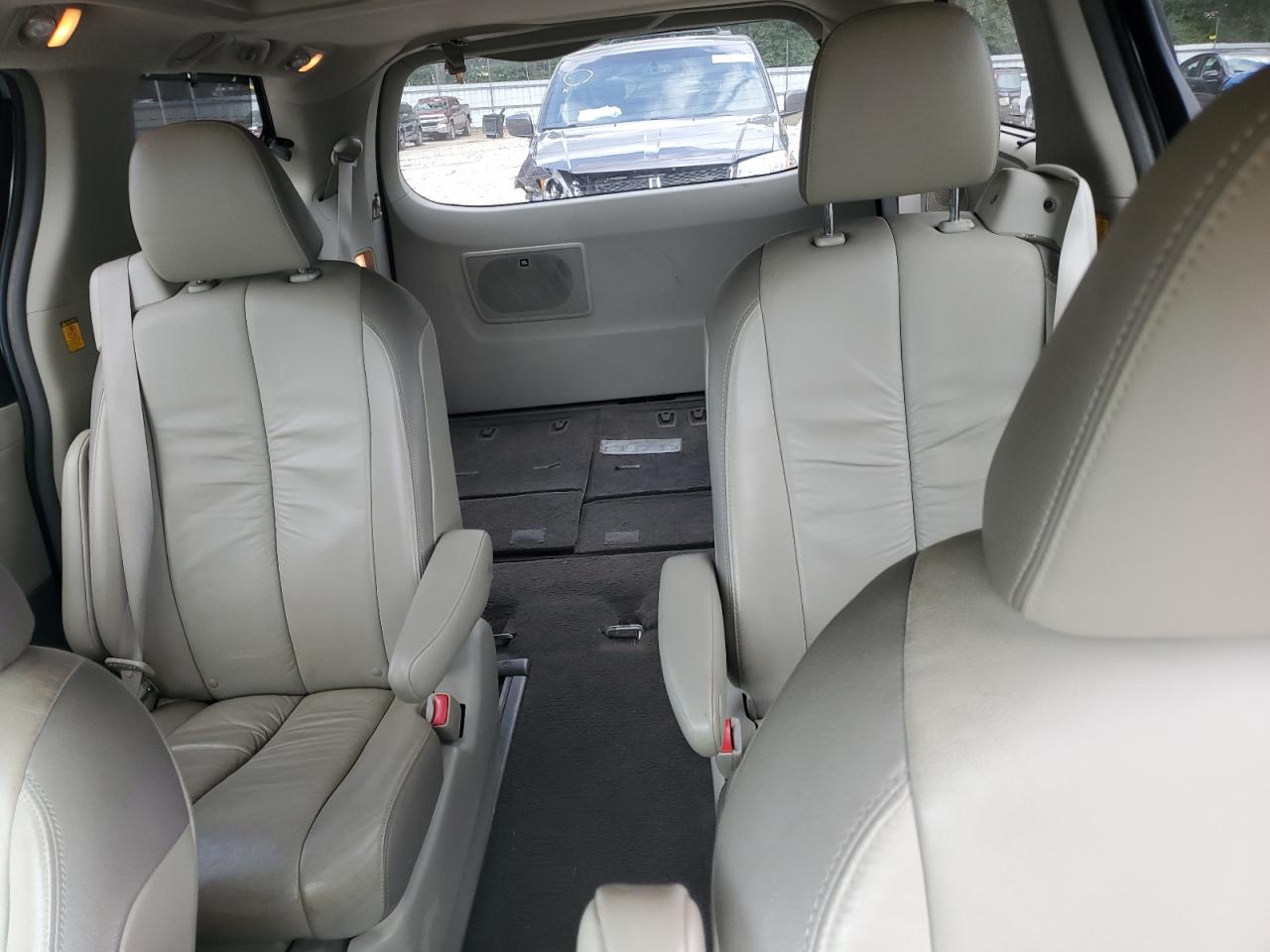 2011 Toyota Sienna Xle VIN: 5TDYK3DC4BS005091 Lot: 71254215