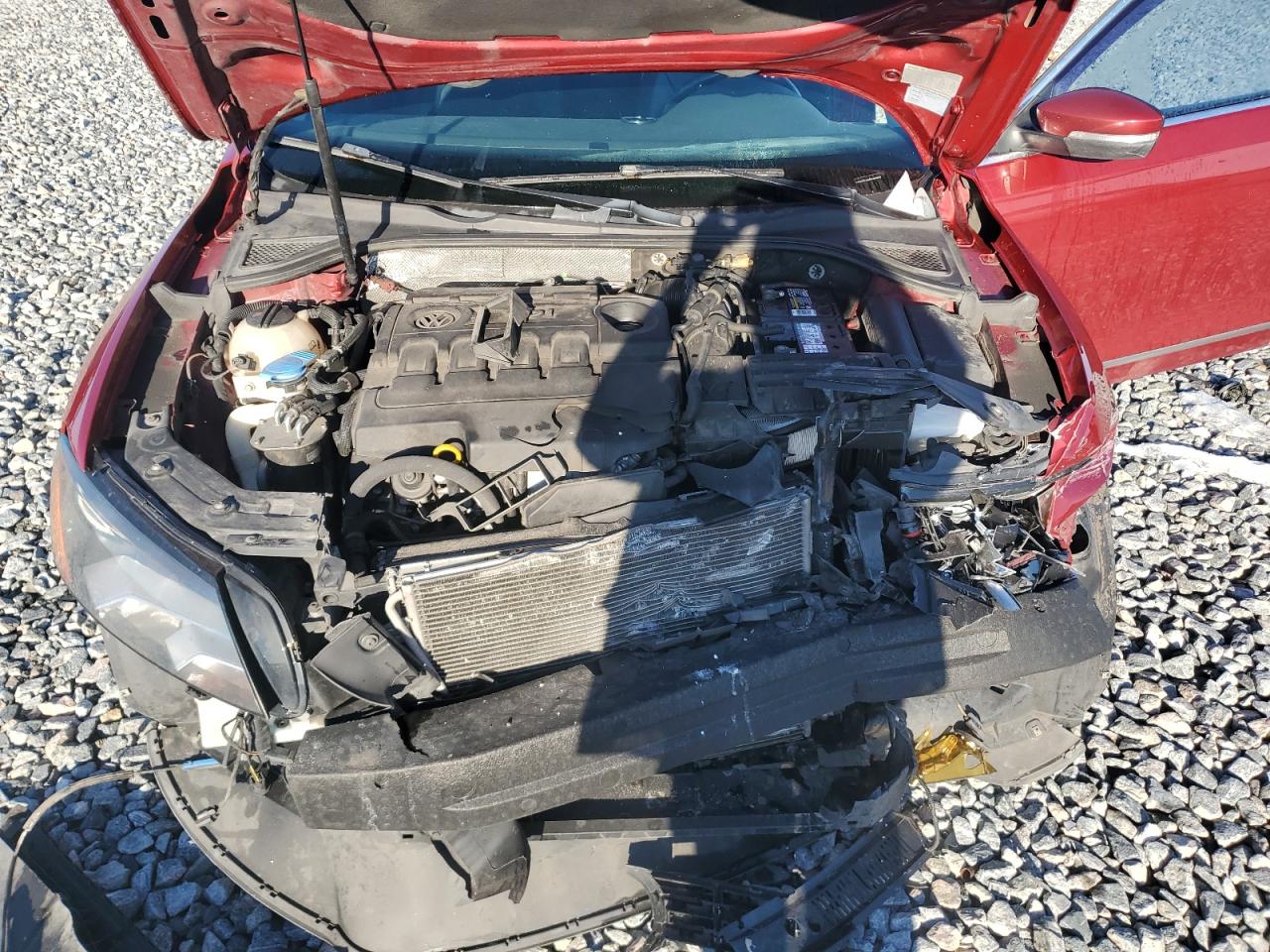 2015 Volkswagen Passat Sel VIN: 1VWCV7A30FC066570 Lot: 83989745