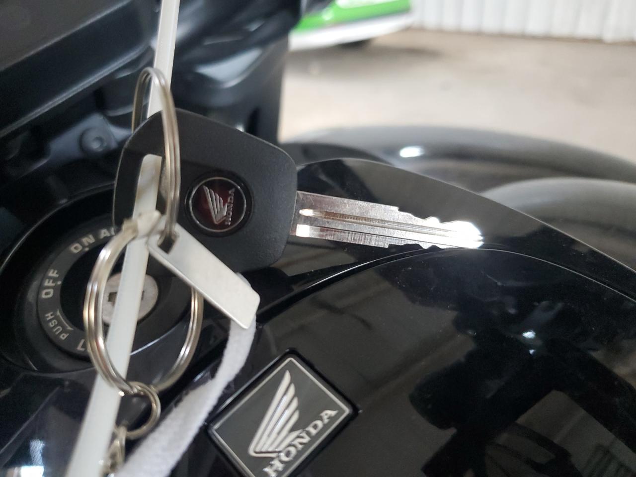 2014 Honda Gl1800 C VIN: JH2SC6803EK000679 Lot: 70921225