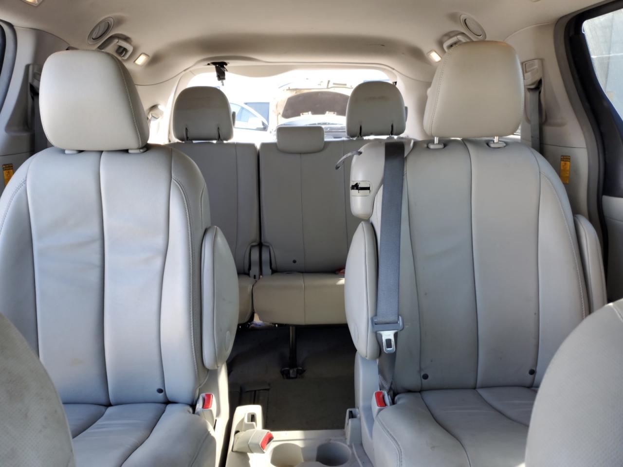 2014 Toyota Sienna Xle VIN: 5TDYK3DC6ES503572 Lot: 84438375