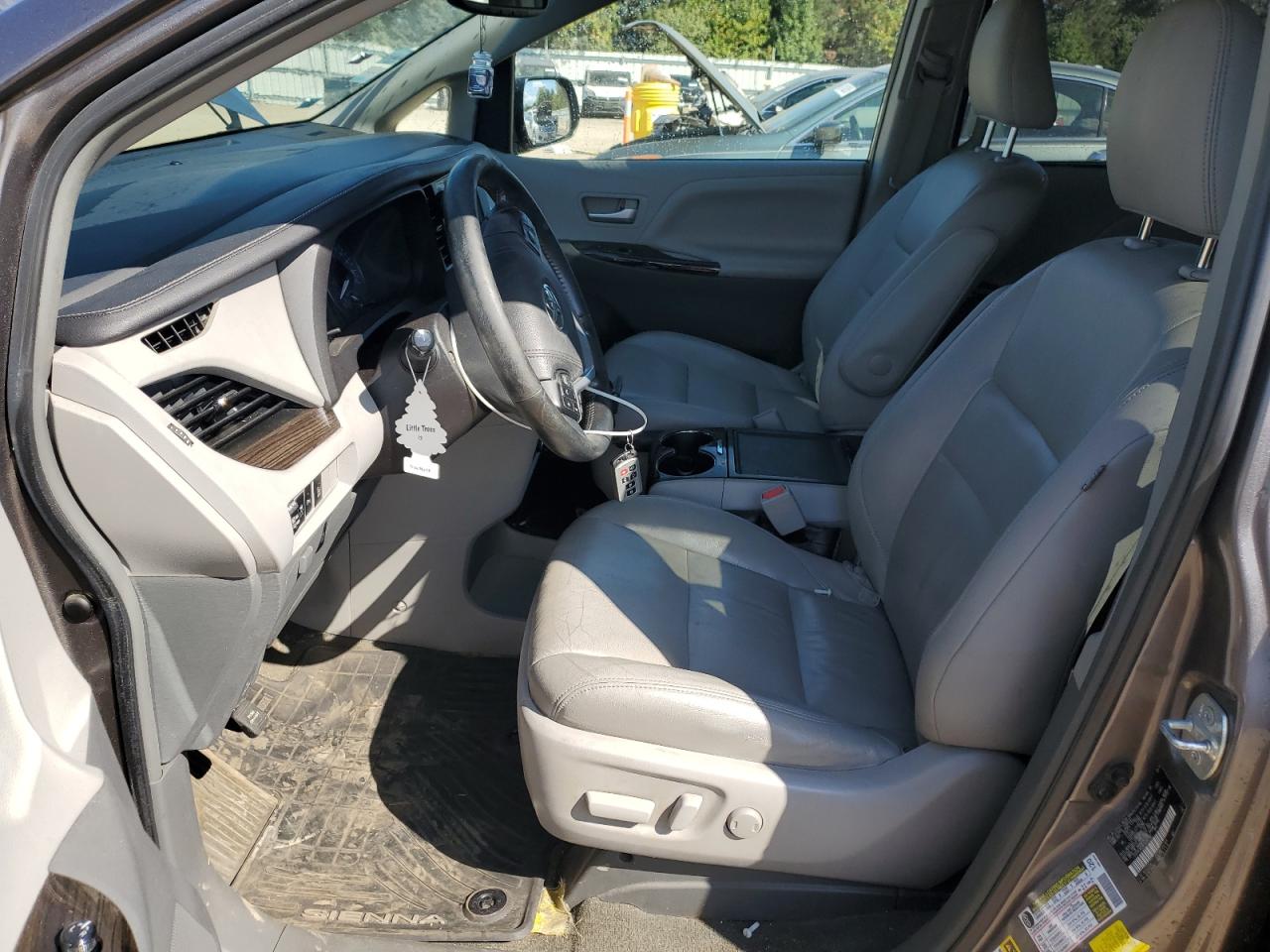 2015 Toyota Sienna Xle VIN: 5TDYK3DC6FS534791 Lot: 84202225