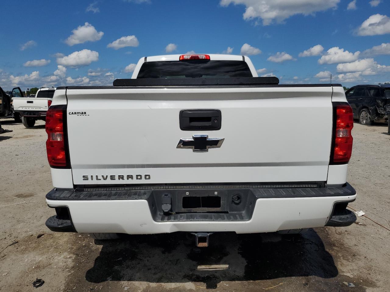 2018 Chevrolet Silverado K1500 Custom VIN: 1GCVKPEC8JZ288858 Lot: 83945375