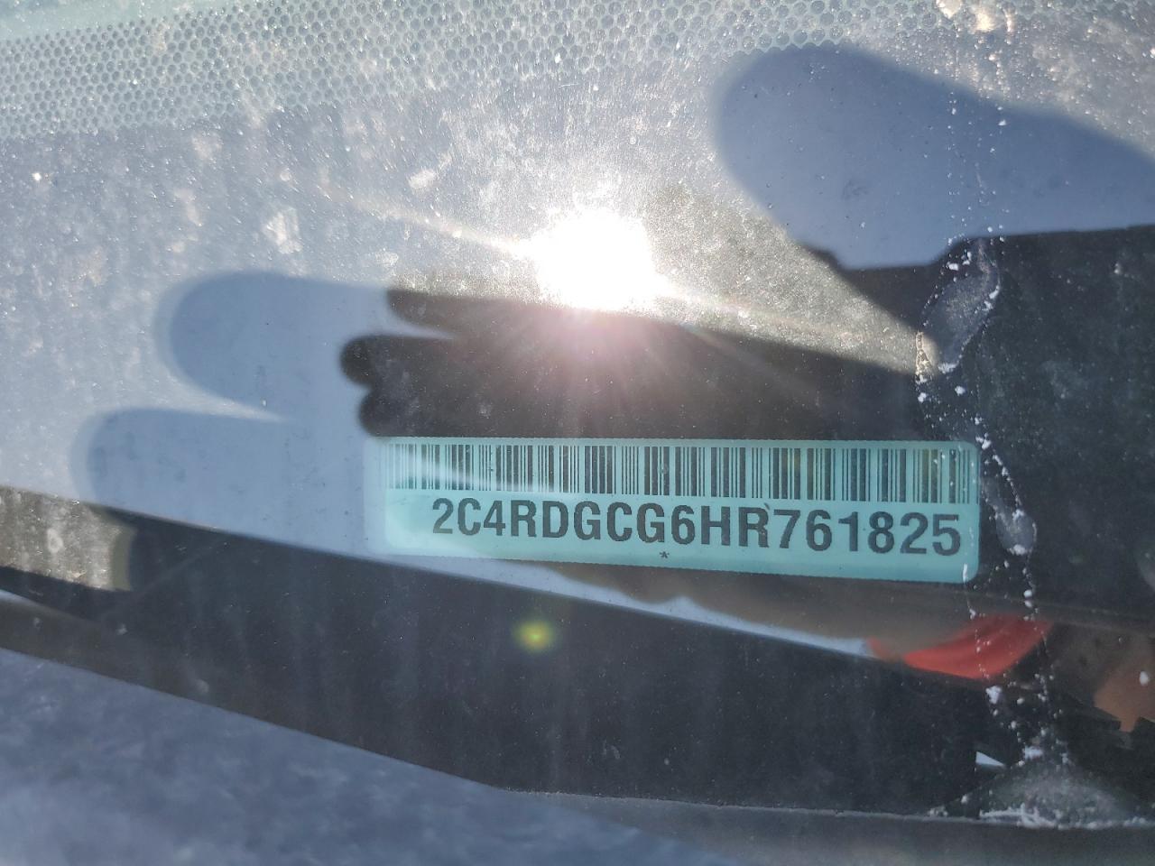 2017 Dodge Grand Caravan Sxt VIN: 2C4RDGCG6HR761825 Lot: 70880455