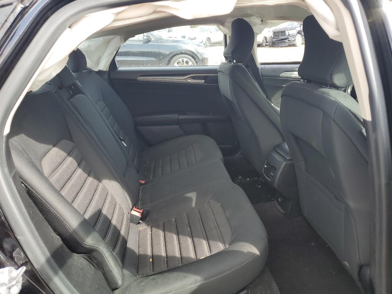 2019 Ford Fusion Se VIN: 3FA6P0LU8KR220869 Lot: 84046185