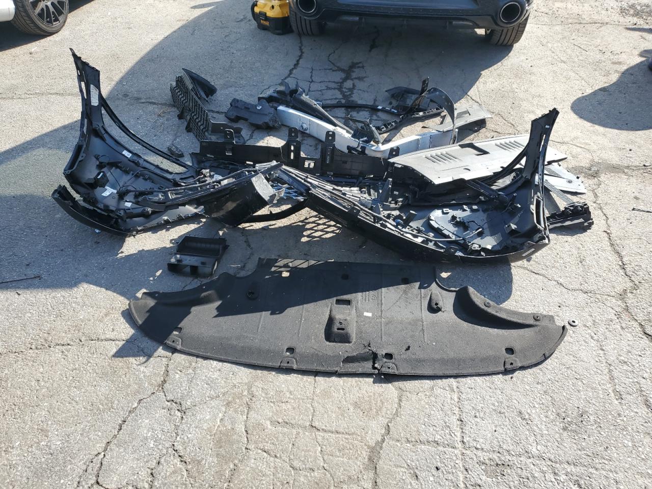 2023 Genesis Gv70 Base VIN: KMUMCDTC8PU109697 Lot: 81711985