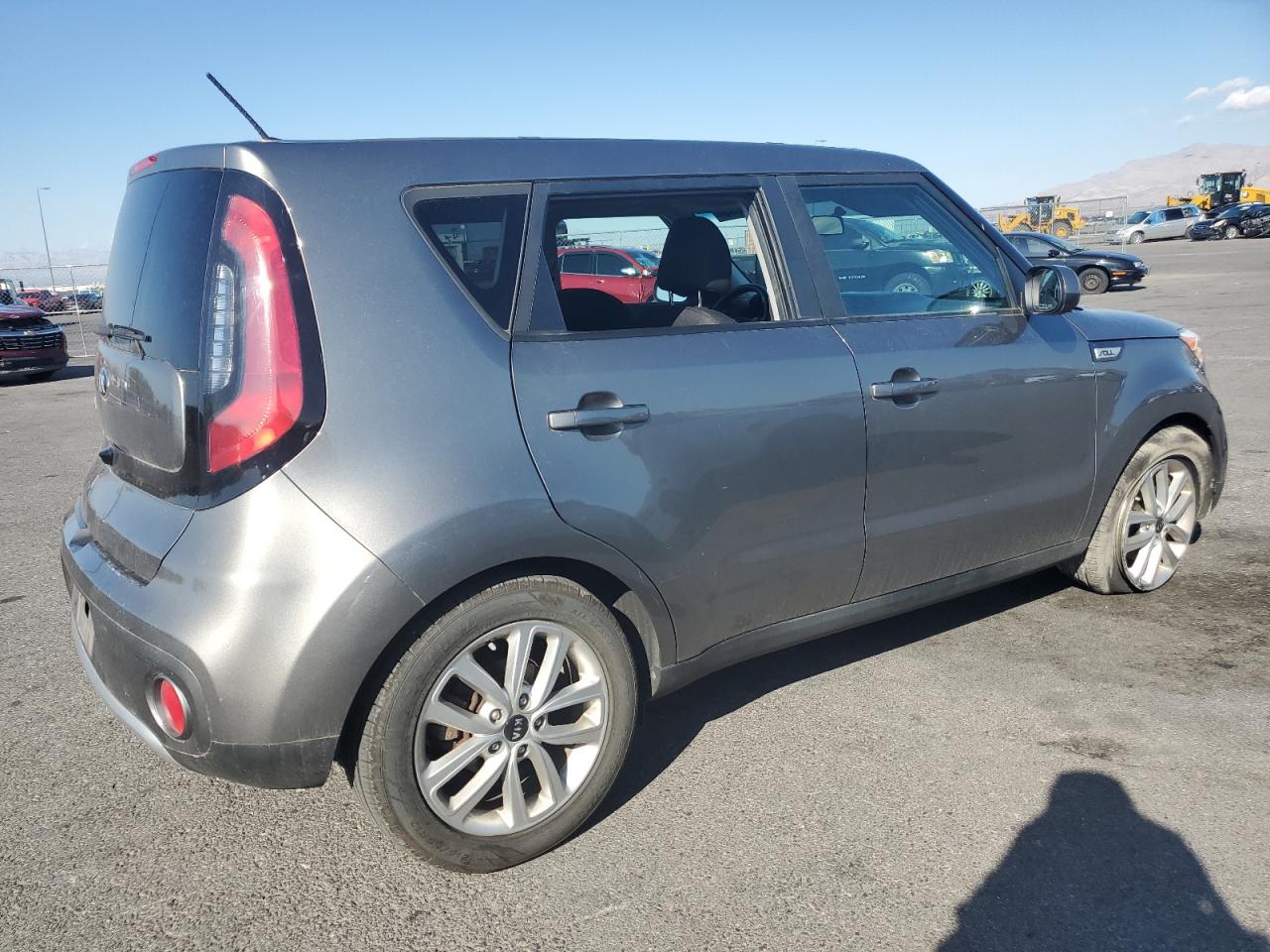 2018 Kia Soul + VIN: KNDJP3A53J7511769 Lot: 81945385