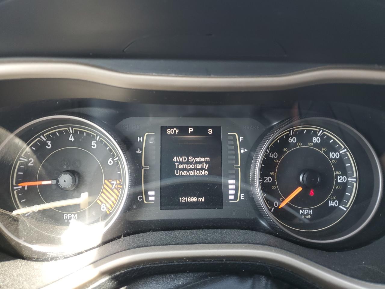 2015 Jeep Cherokee Latitude VIN: 1C4PJMCS3FW755570 Lot: 84264655