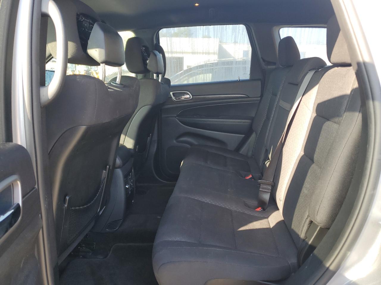 2018 Jeep Grand Cherokee Laredo VIN: 1C4RJFAG6JC369352 Lot: 84002275