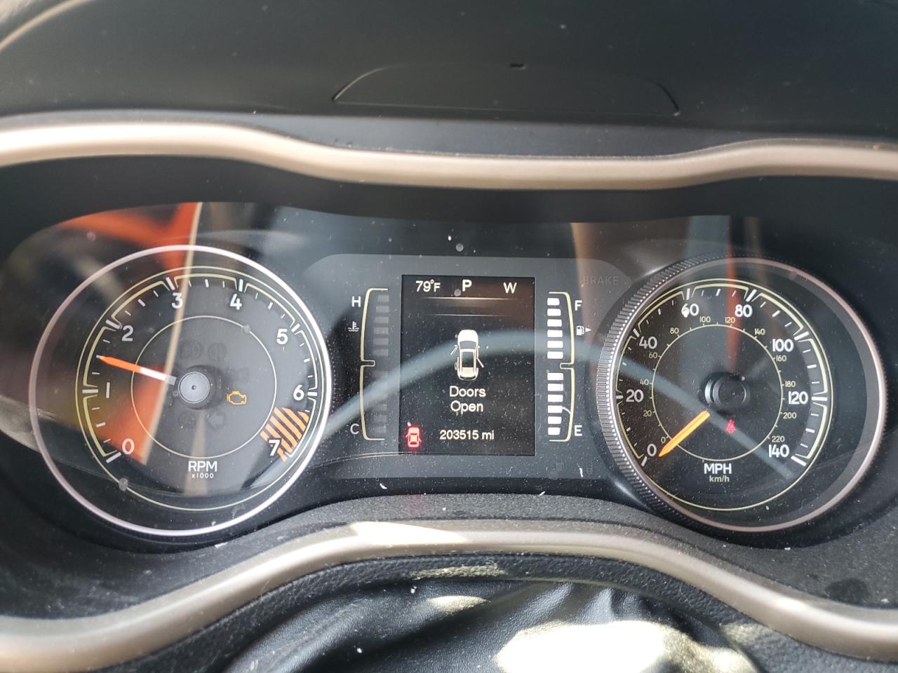 2015 Jeep Cherokee Latitude VIN: 1C4PJMCB3FW744147 Lot: 80381675